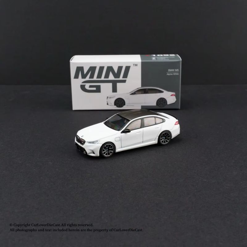 Mattel Collectible & Vintage Dolls - 新入荷 ミニGT 1:64 # 1092 BMW